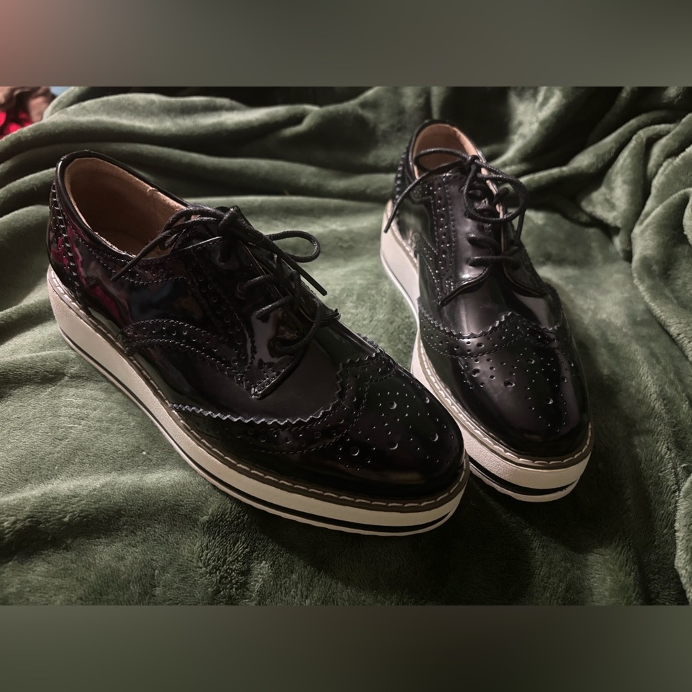 DADAWEN Women's Platform Lace-Up Wingtips Oxfords